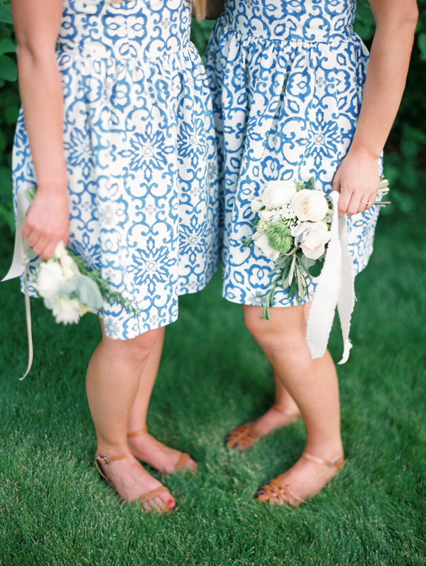 blue-and-white-backyard-wedding