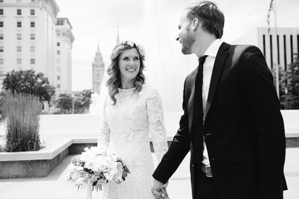 blue-and-white-backyard-wedding