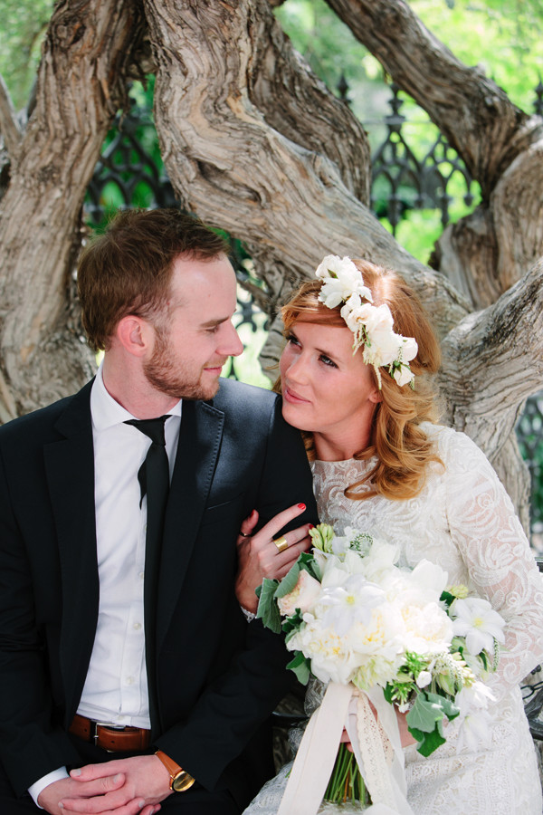 blue-and-white-backyard-wedding