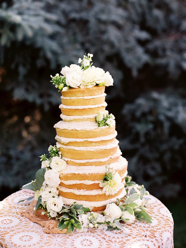 blue-and-white-backyard-wedding