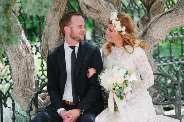 blue-and-white-backyard-wedding