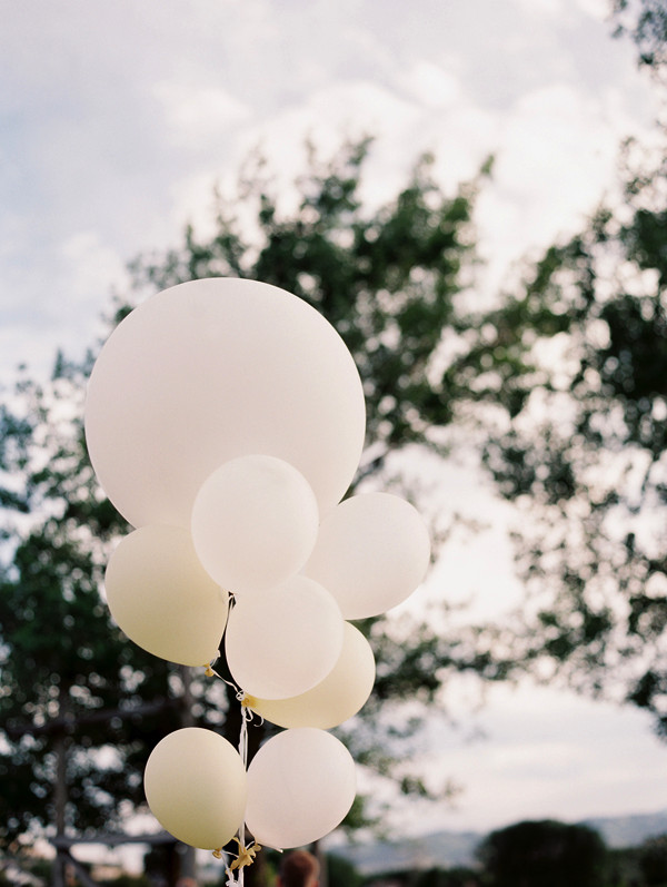 blue-and-white-backyard-wedding