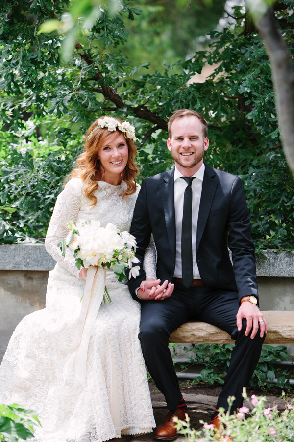 blue-and-white-backyard-wedding