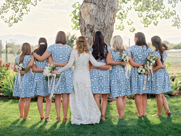 blue-and-white-backyard-wedding