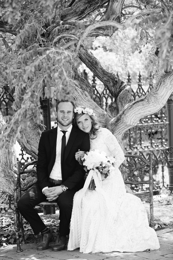 blue-and-white-backyard-wedding