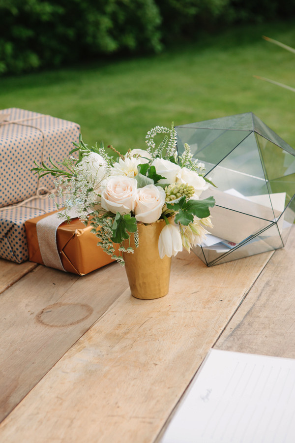 blue-and-white-backyard-wedding