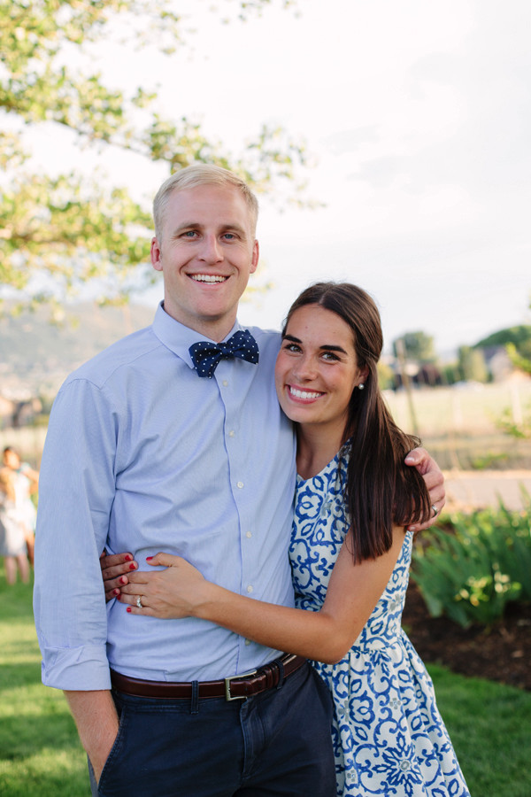 blue-and-white-backyard-wedding