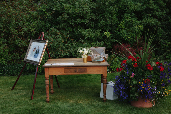 blue-and-white-backyard-wedding