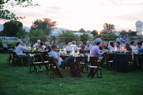 blue-and-white-backyard-wedding