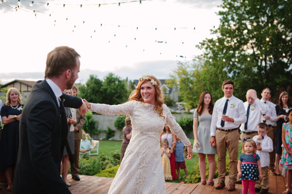 blue-and-white-backyard-wedding