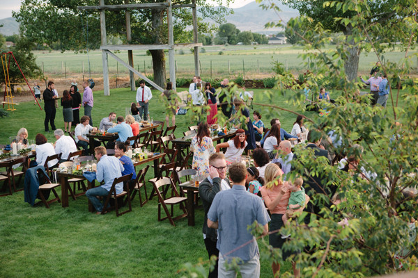 blue-and-white-backyard-wedding