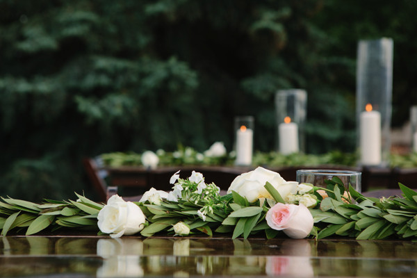 blue-and-white-backyard-wedding