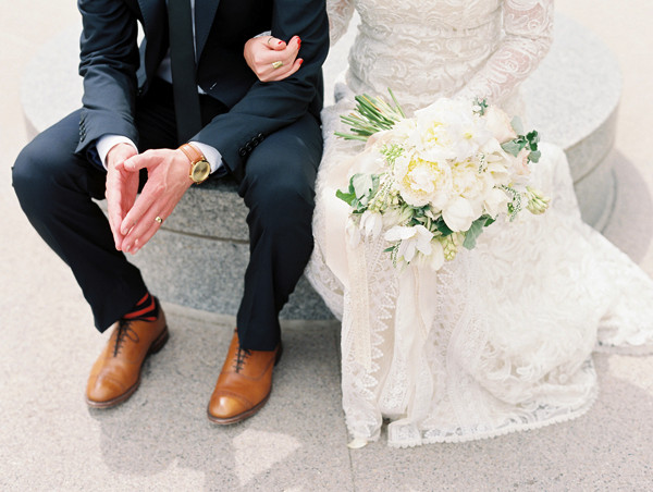 blue-and-white-backyard-wedding