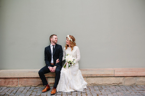 blue-and-white-backyard-wedding