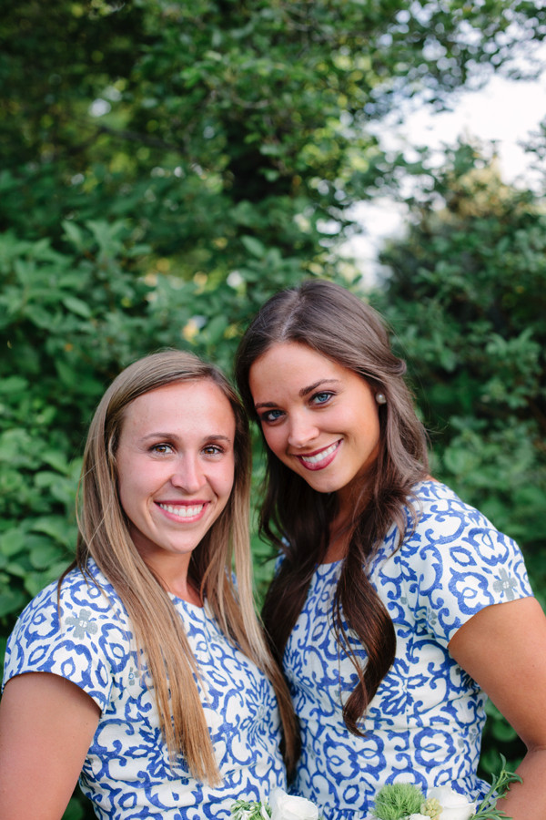 blue-and-white-backyard-wedding