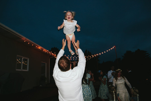 blue-and-white-backyard-wedding