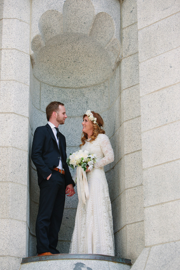 blue-and-white-backyard-wedding