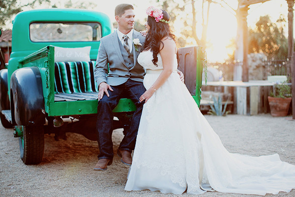 bright-rustic-ranch-wedding