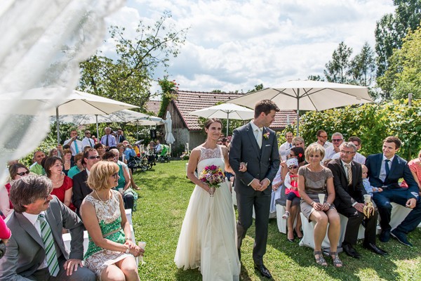 colorful-garden-wedding-in-austria