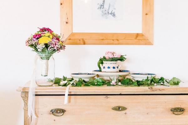 colorful-garden-wedding-in-austria
