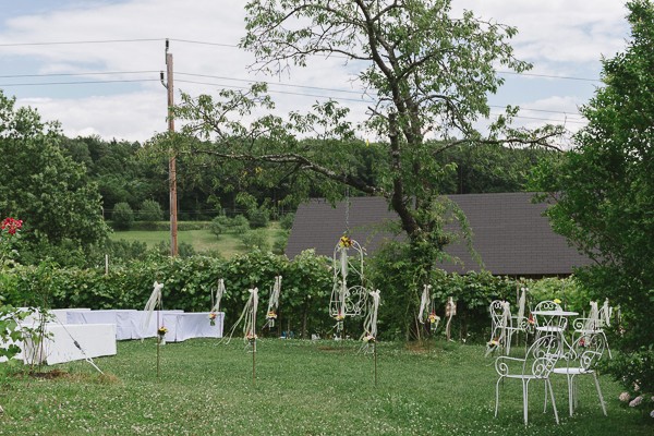 colorful-garden-wedding-in-austria