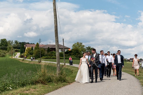 colorful-garden-wedding-in-austria