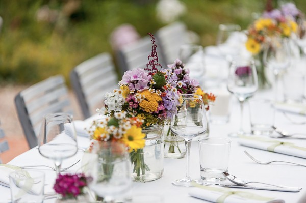 colorful-garden-wedding-in-austria