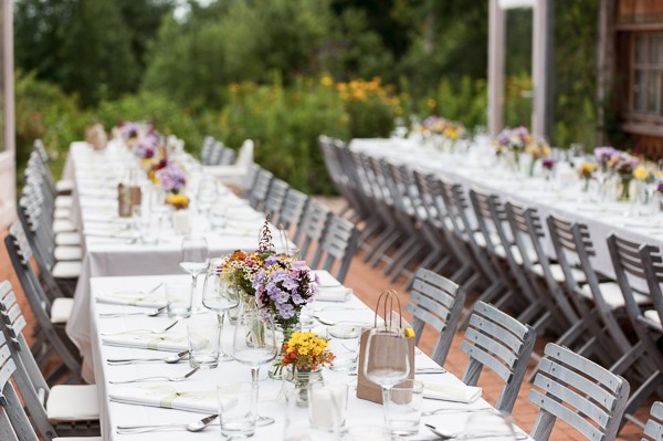 colorful-garden-wedding-in-austria