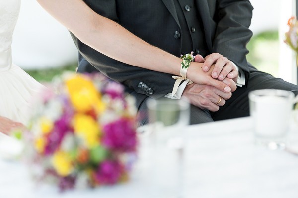 colorful-garden-wedding-in-austria