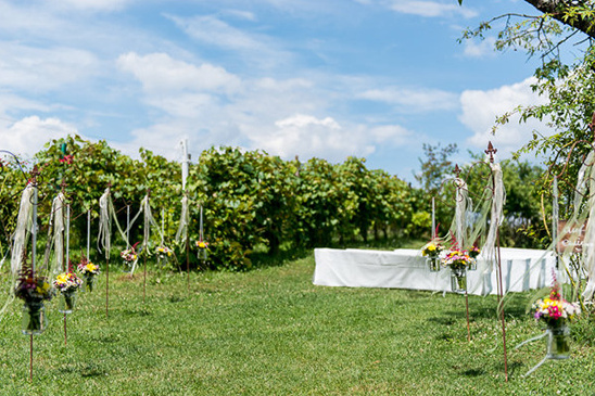 simple outdoor wedding ceremony