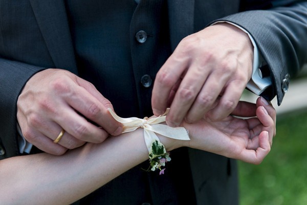 colorful-garden-wedding-in-austria