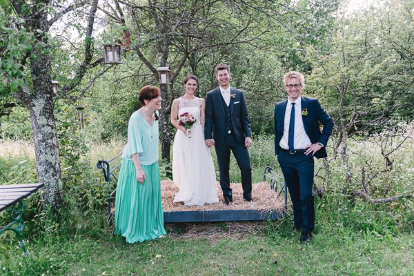 colorful-garden-wedding-in-austria