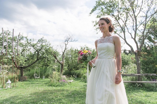 colorful-garden-wedding-in-austria