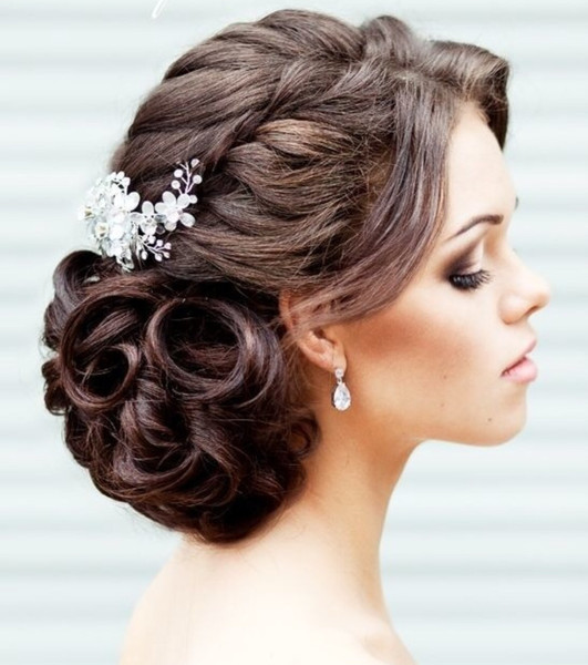 Top 101+ Bridal Hairstyles That Need To Be In Every Bride's Gallery |  WeddingBazaar