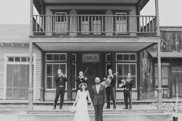 floral-filled-southwestern-wedding