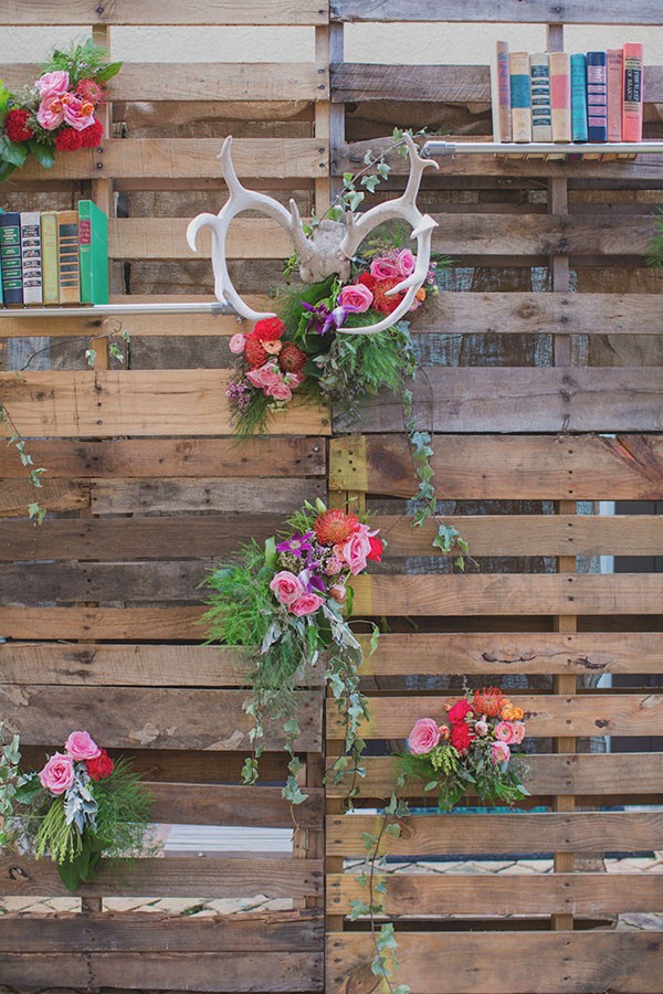 how-to-create-a-woodsy-indoor-wedding