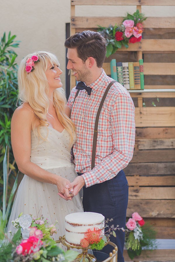 how-to-create-a-woodsy-indoor-wedding