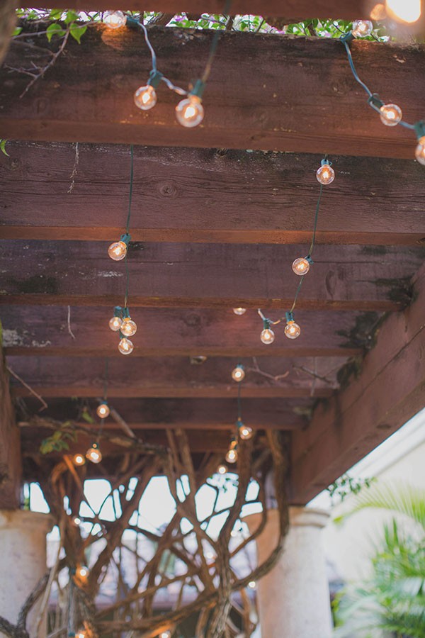 how-to-create-a-woodsy-indoor-wedding
