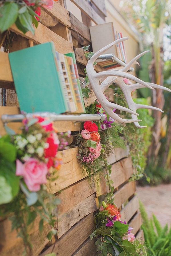 how-to-create-a-woodsy-indoor-wedding