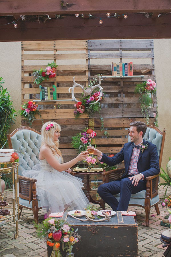 how-to-create-a-woodsy-indoor-wedding