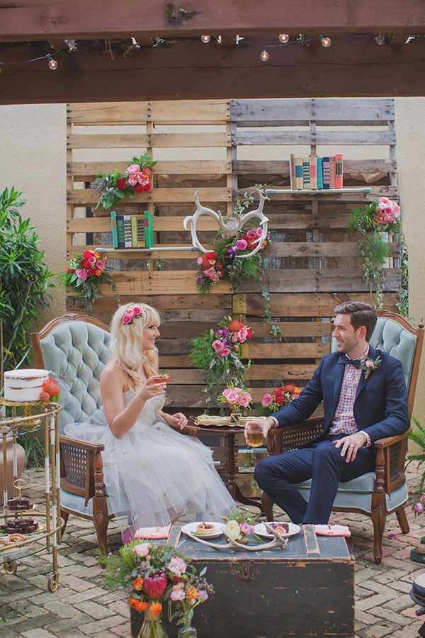 how-to-create-a-woodsy-indoor-wedding