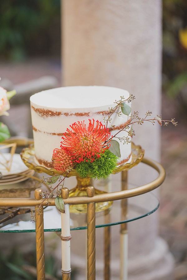 how-to-create-a-woodsy-indoor-wedding