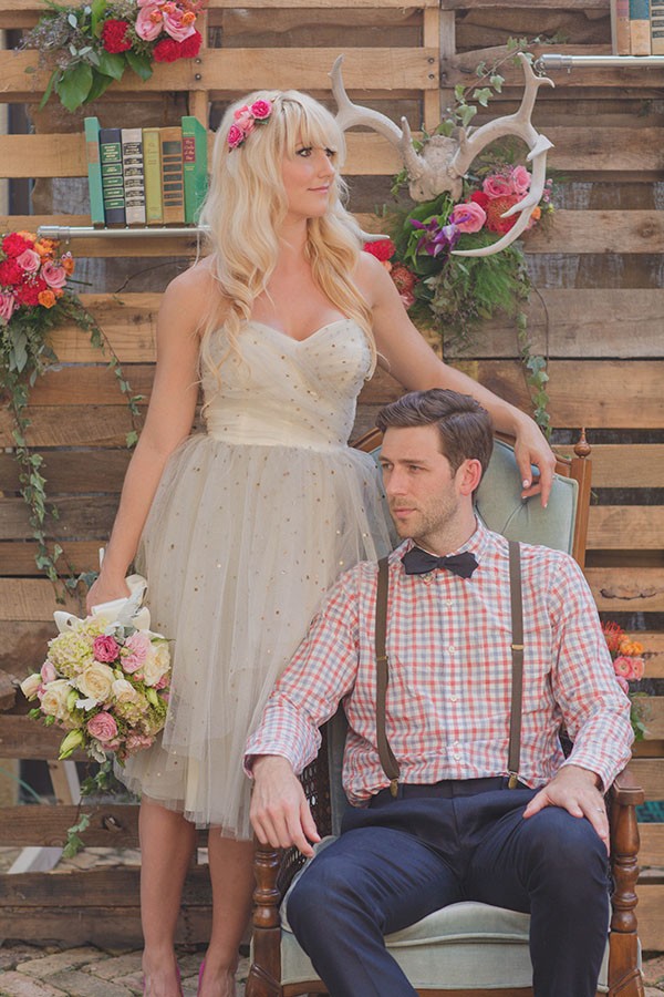 how-to-create-a-woodsy-indoor-wedding