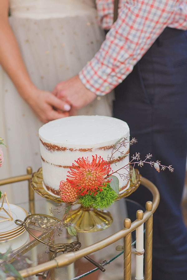 how-to-create-a-woodsy-indoor-wedding