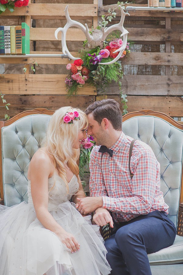 how-to-create-a-woodsy-indoor-wedding