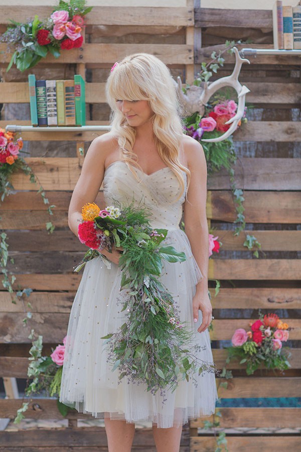 how-to-create-a-woodsy-indoor-wedding