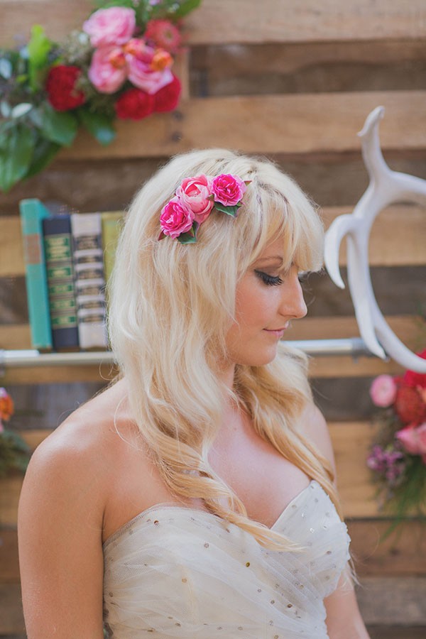 how-to-create-a-woodsy-indoor-wedding
