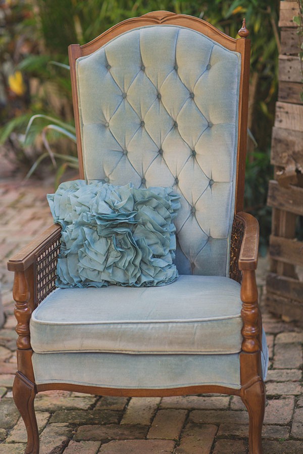 how-to-create-a-woodsy-indoor-wedding