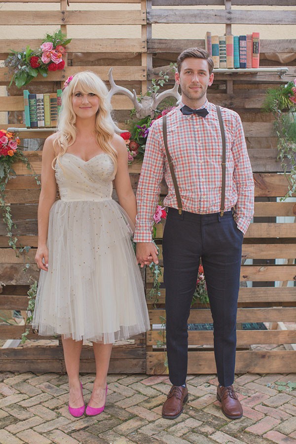 how-to-create-a-woodsy-indoor-wedding