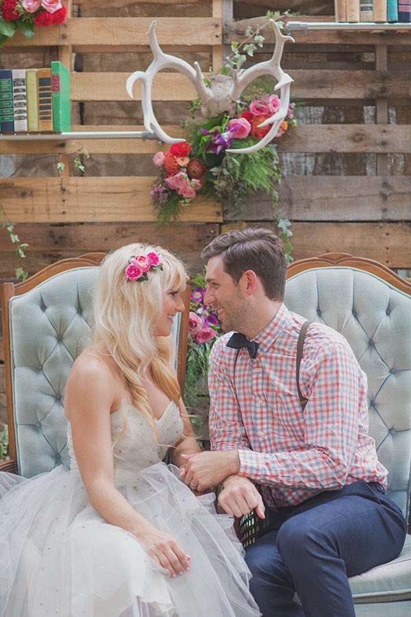 how-to-create-a-woodsy-indoor-wedding